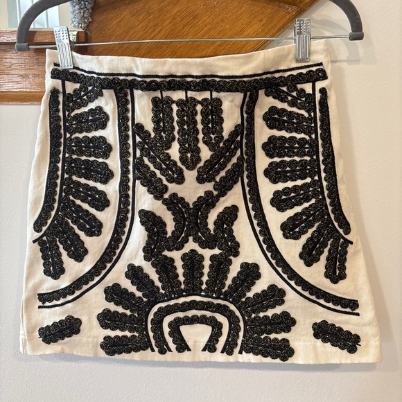 Blue Rain Dresses & Skirts - Blue Rain Women’s Embroidered Skirt - Medium